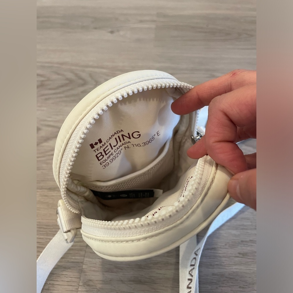 LULULEMON Cream Off-White Team Canada Future Legacy Crossbody Bag w/ maple leaf. - Picture 8 of 10